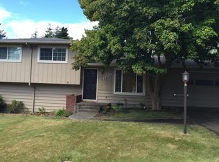 1150 Oakway Dr, Coos Bay, OR 97420