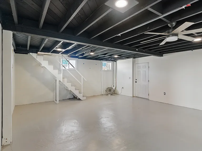 809 Water St — Photo 13