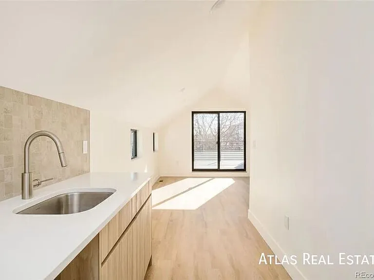 3414 Lawrence St — Photo 4