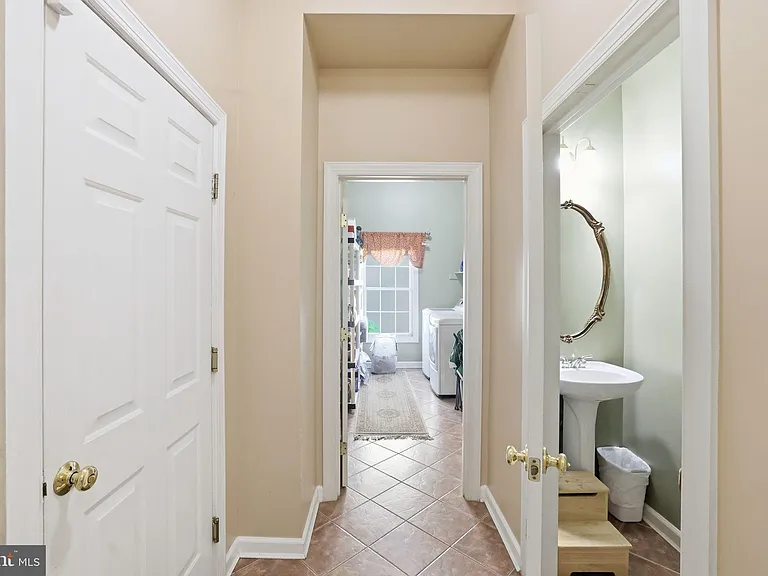 5767 Bush Hill Dr — Photo 31
