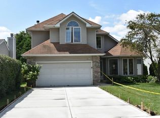1410 Pershing Ave, Wheaton, IL 60189
