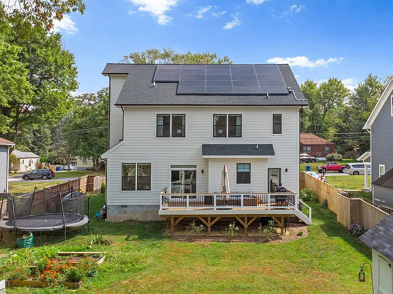 2854 Fairmont St — Photo 34