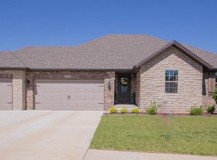 5509 N Seacrest Dr, Ozark, MO 65721