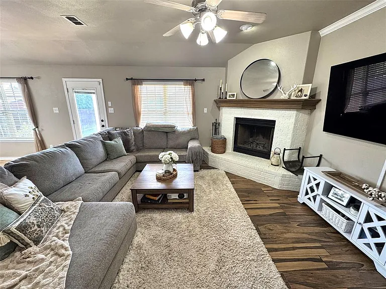 374 Miss Ellie Ln — Photo 13