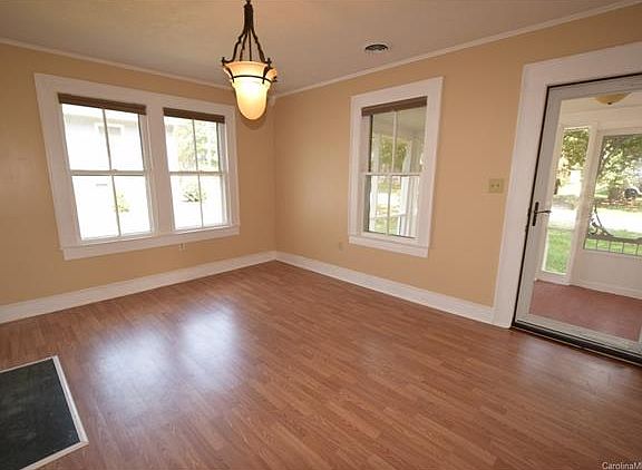 3rd image of 708 S Poplar St