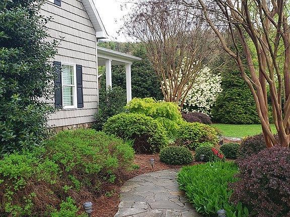 3rd image of 120 Big Oak Dr
