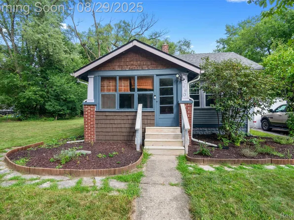 20990 Seminole St, Southfield, MI 48033