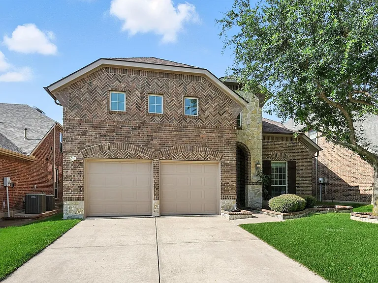 10421 Sexton Dr — Photo 2