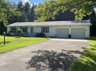 10939 Oakwood Dr, Roscommon, MI 48653