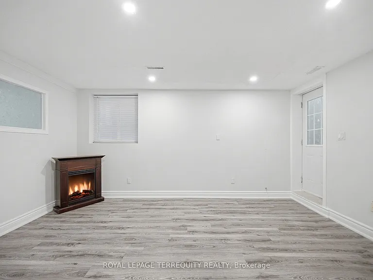 28 Pennsylvania Ave #LOWER LEVEL — Photo 8
