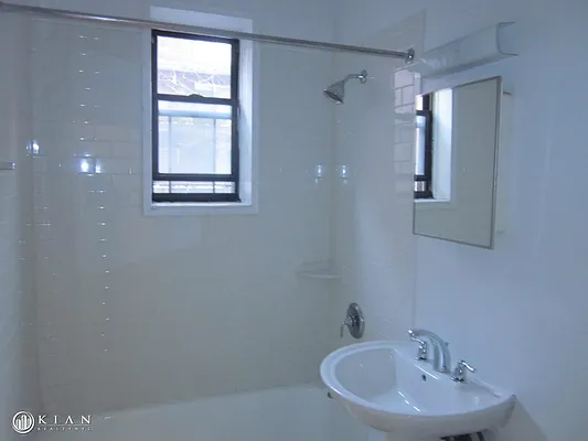 Rented by Kian Realty | media 11