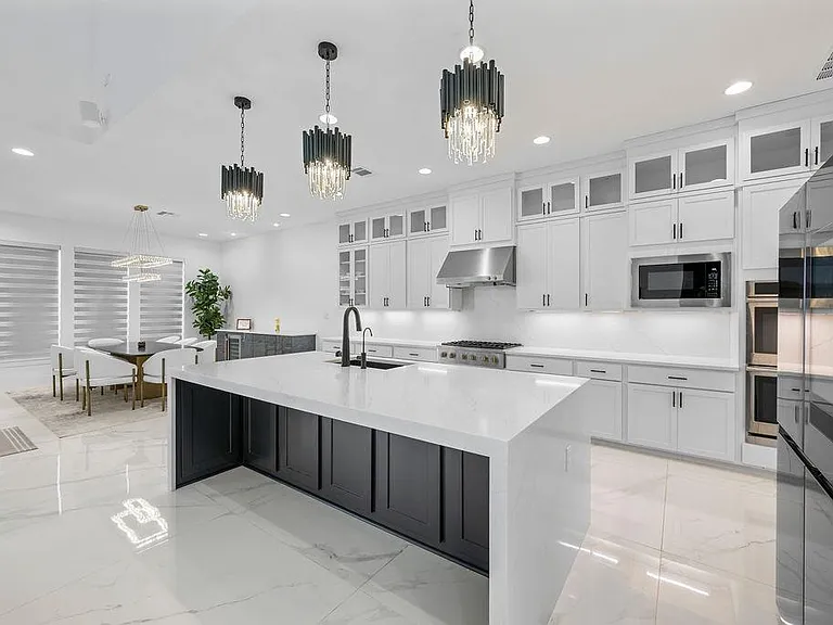 3304 Belted Galloway St — Photo 10