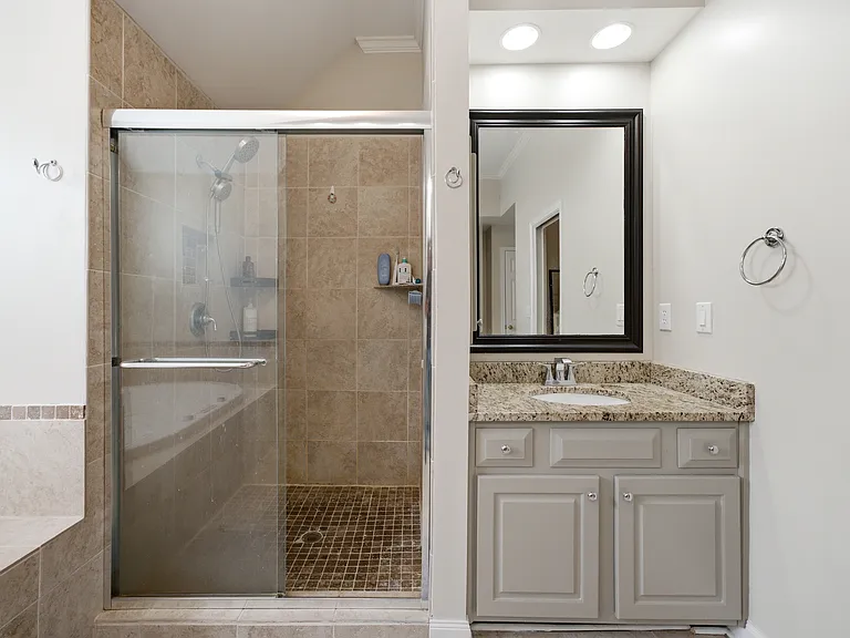 5008 Highland Oaks Ct SE — Photo 18