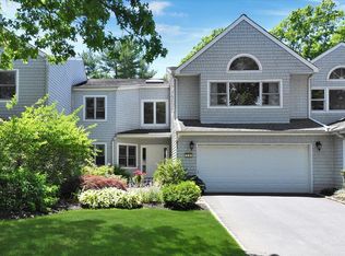 58 Beechwood Ct, Glen Cove, NY 11542