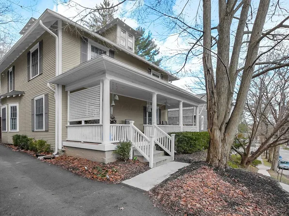 218 Summit St, Granville, OH 43023