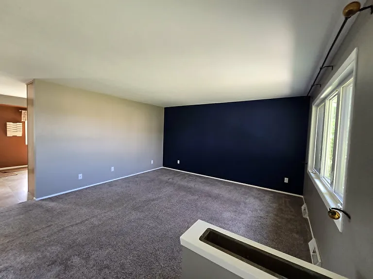1146 Redwood Ln — Photo 13