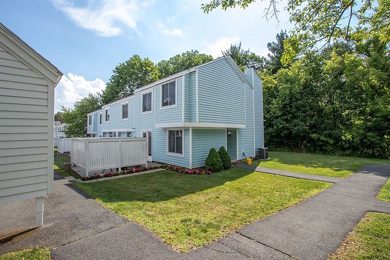 3rd image of 1604 ROCKPORT Court