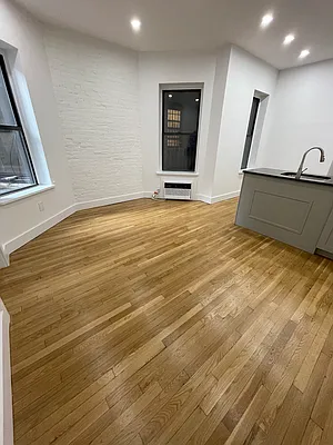 Rented by Compass | media 22