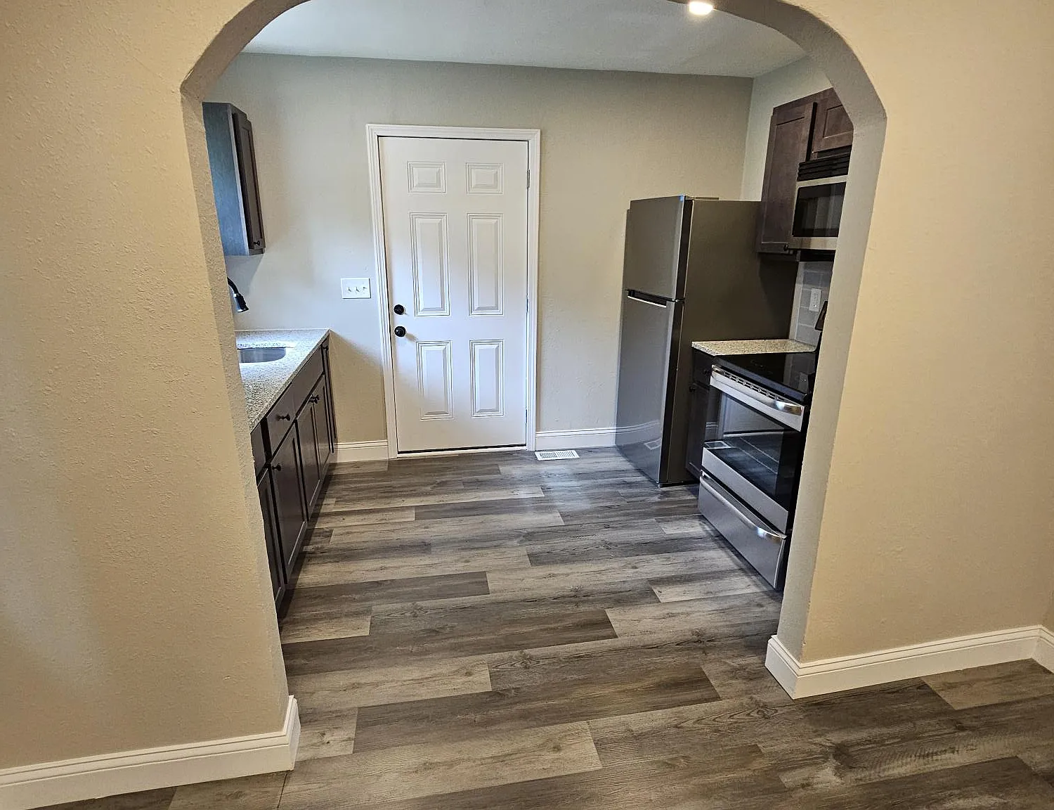 3 bed, 900 sqft, $1,500 — Photo 4