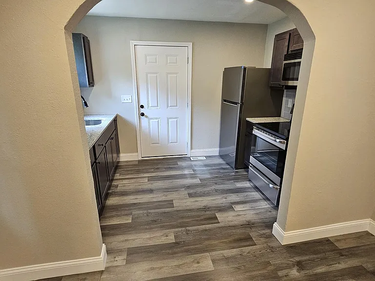 10176 Winkler Dr — Photo 4