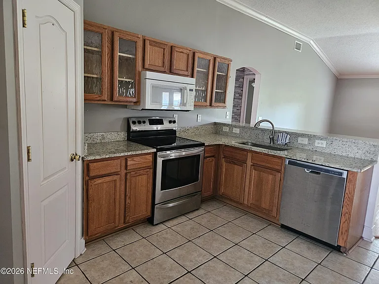 2338 Cool Springs Dr N — Photo 13