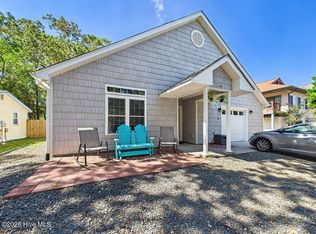 2805 E Yacht Dr, Oak Island, NC 28465