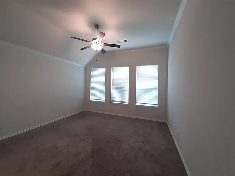 1514 Ancient Oak Ln — Photo 6