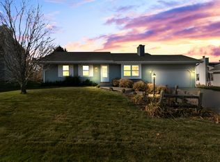 W162N10591 Auburn Ln, Germantown, WI 53022