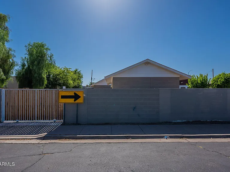 523 N Pasadena #B — Photo 23