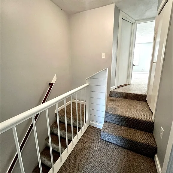 572 Main St #B — Photo 9