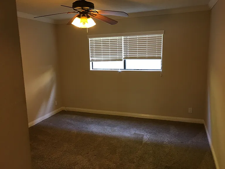 2128 Penmar Ave #4 — Photo 11