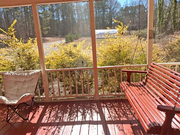 4th image of 5110 Hill Rd