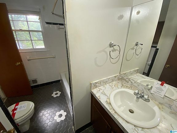 5th image of 505 Argonne Dr