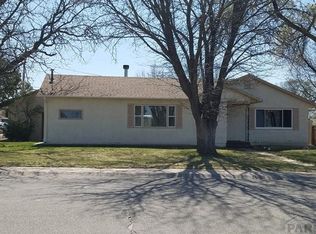 42 Macnaughton Rd, Pueblo, CO 81001