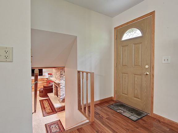 2nd image of 654 Garys Dr