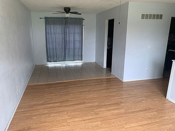 4th image of 211 Lily Ave