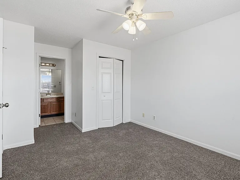 Mid-Town Apartments — Photo 47