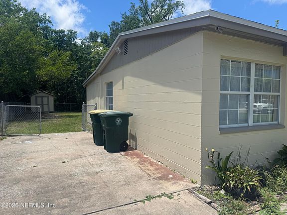 4th image of 3554 BROCKWAY Road