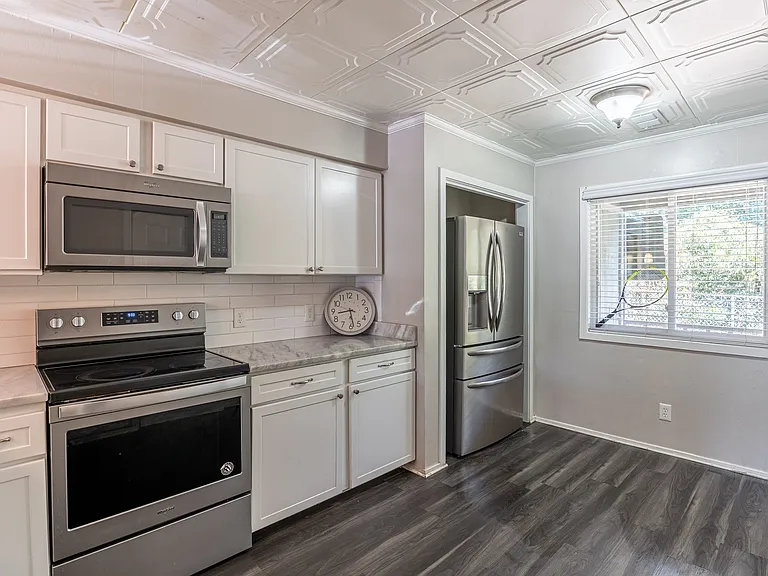21 Canterbury Ct — Photo 10