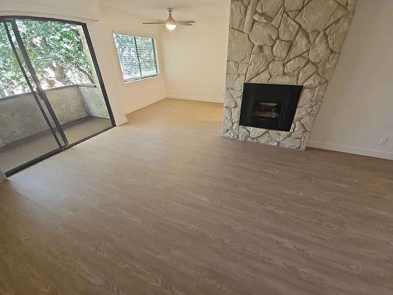 Coldwater Canyon Ave — Photo 37