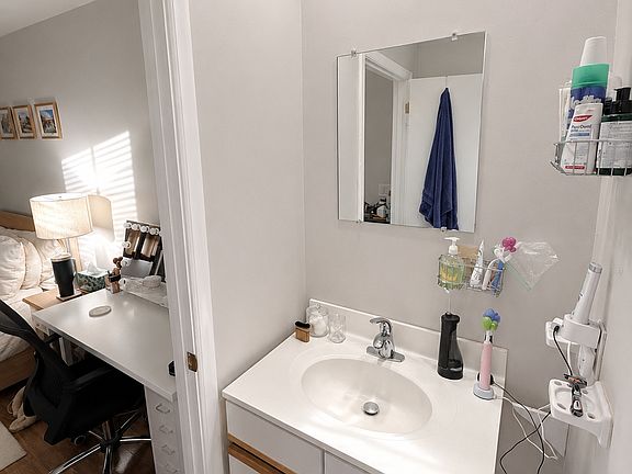 4th image of 10-12 Roberts St