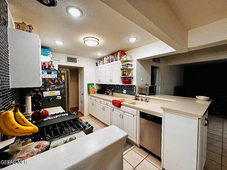 1516 Elmhurst Dr — Photo 3