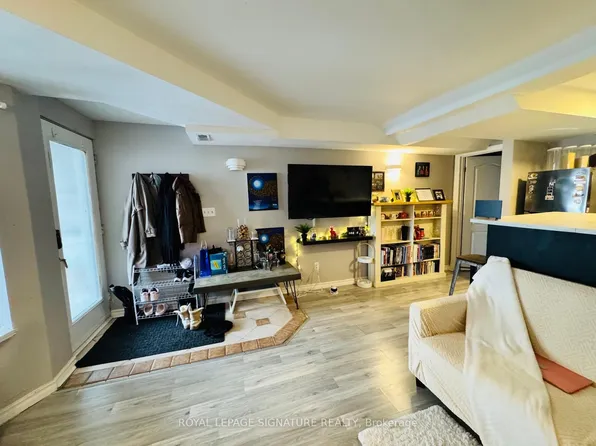 87 Leroy Ave, Toronto, ON M4J 4G9