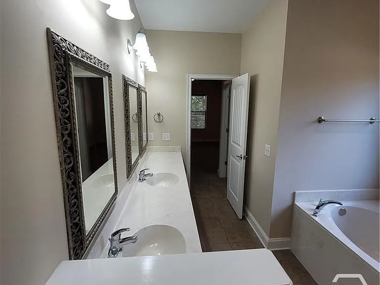 125 Jacobs Cir — Photo 12