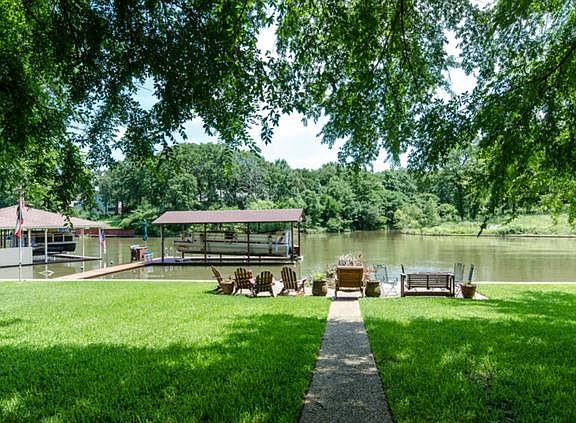 3rd image of 185 Deerwood Cir