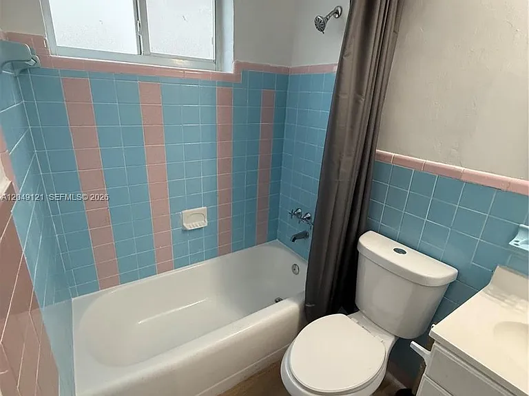 469 SW 3rd St #4 — Photo 12