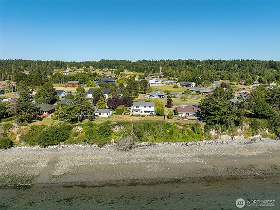 2nd image of 405 Lopez Road