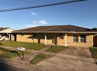 2421 Pecan Dr, Chalmette, LA 70043