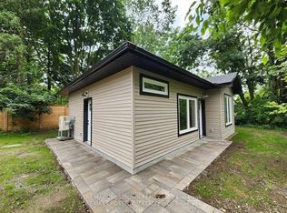 120 Dundonald St, Barrie, ON L4M 3T6