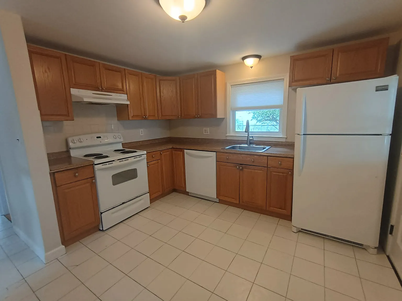 3 bed, 1.5 bath, 1836 sqft, $3,500 — Photo 1